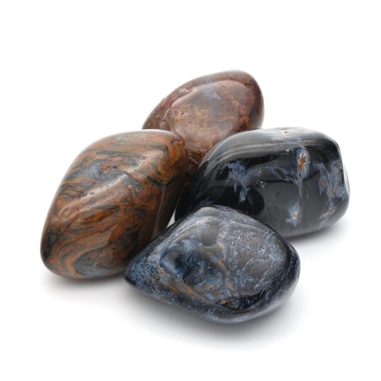 Pietersit Trommelstein – bunt schimmernder Edelstein aus Südafrika mit faszinierenden Wirbelmustern in Blau, Gold und Braun.