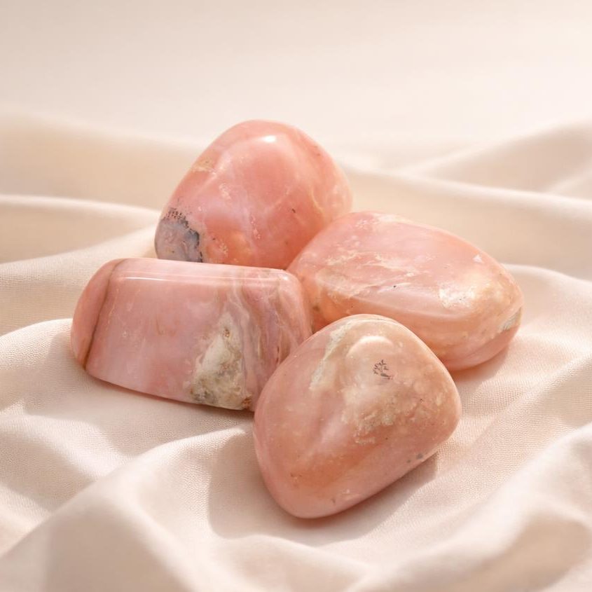 Rosa Andenopal aus Peru Trommelstein für das Sternzeichen Fische und seine Edelsteine.